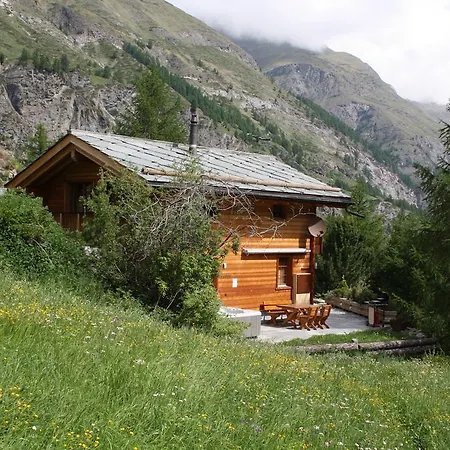 Chalet Hinter Dem Rot Stei *